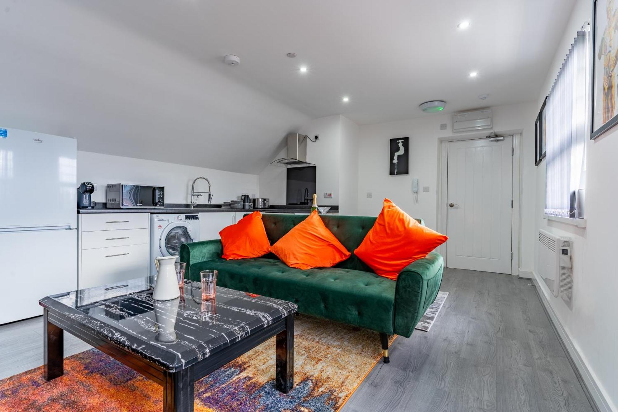 Cool Top Floor Apartment Very Near Birmingham Centre ภายนอก รูปภาพ